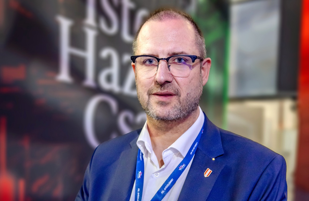 Osztrák pártfőtitkár: Szorítunk Magyarországnak