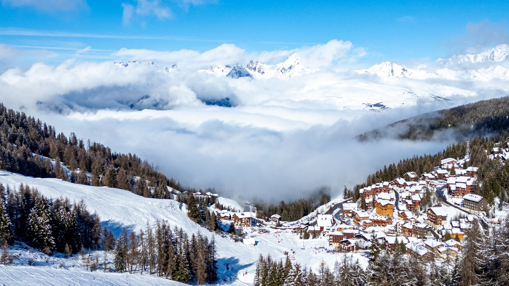 Fiatalok tömegeit döntötte le a vírus, de a felnőtteknek meg sem kottyant