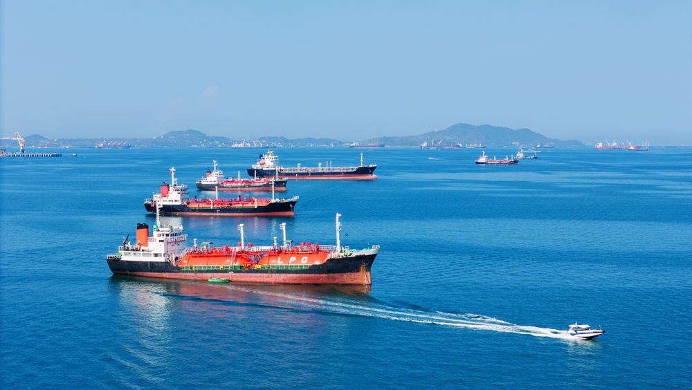 Emírségekből indult LNG-tanker törte át a Hormuzi-szoros blokádját