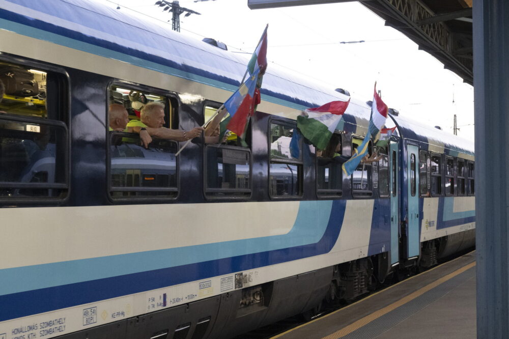 Elindult a Székely Gyors és a Csíksomlyó Expressz a csíksomlyói búcsúba