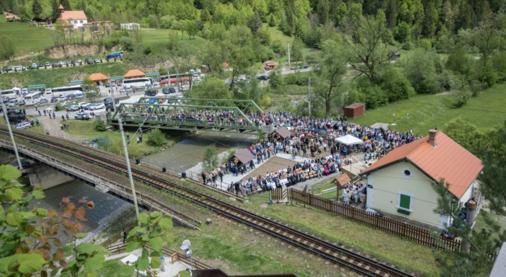 Újjászületett a gyimesbükki vár