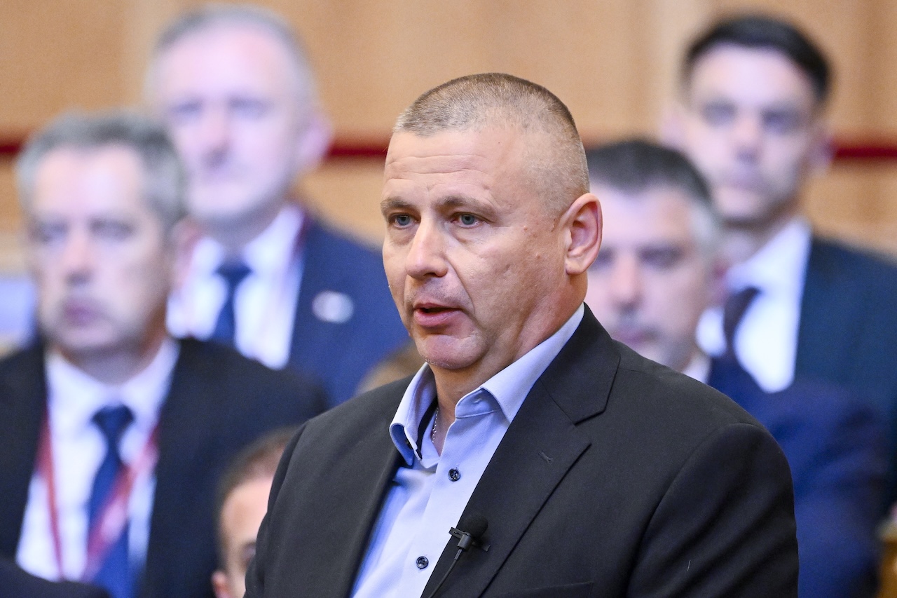 Ruszin-Szendi Romulusz felülvizsgálná a nyugállományúak járandóságait