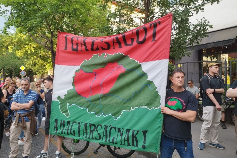A nagyváradi apátért tüntetett a teljes nemzeti oldal