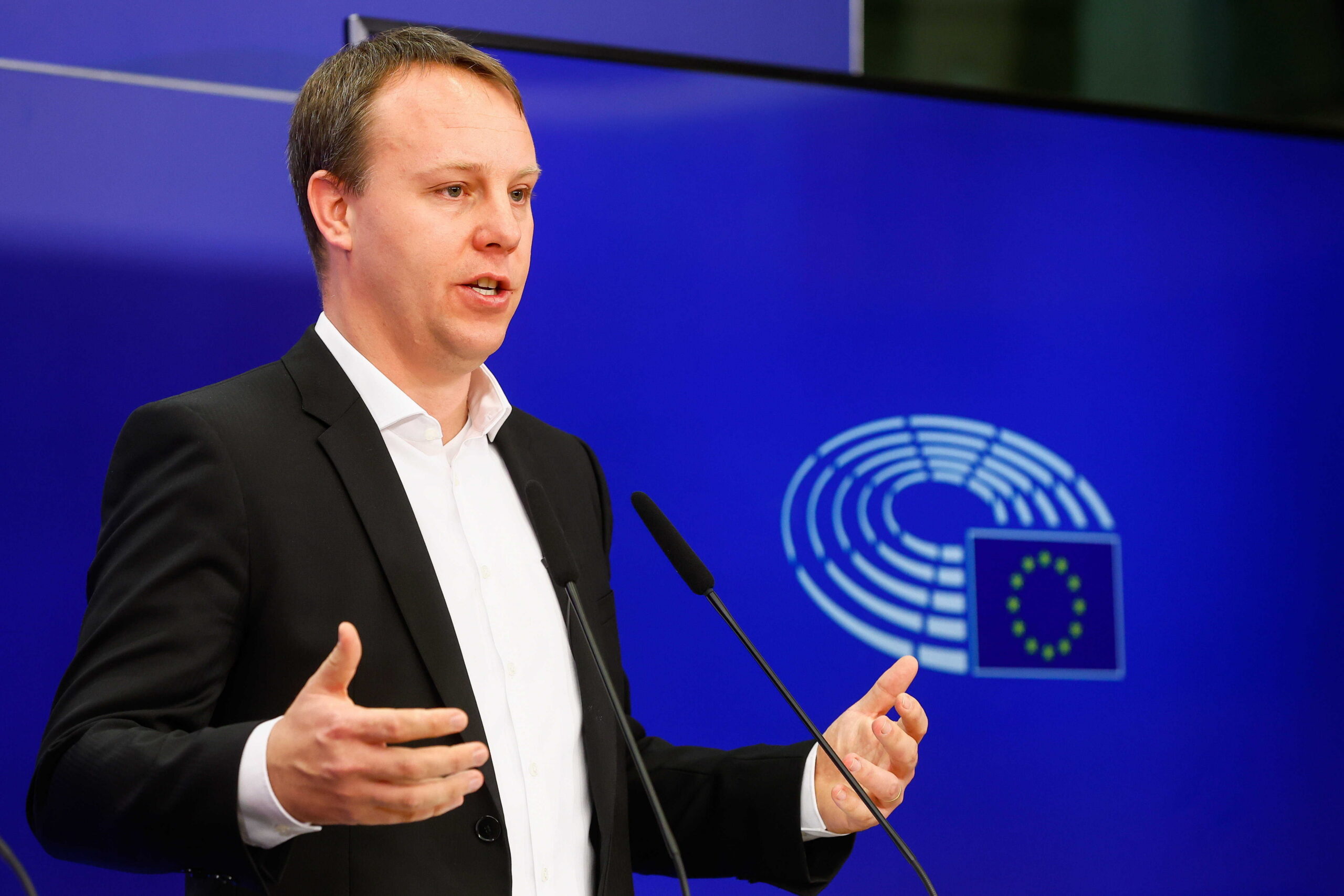 Brüsszel újra üzent: komoly ára lesz az uniós források hazahozatalának