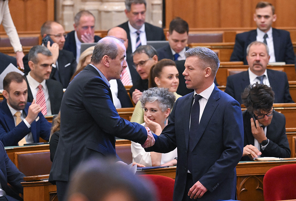 Kössük elmeorvosi szakvéleményhez a kormánytagságot!
