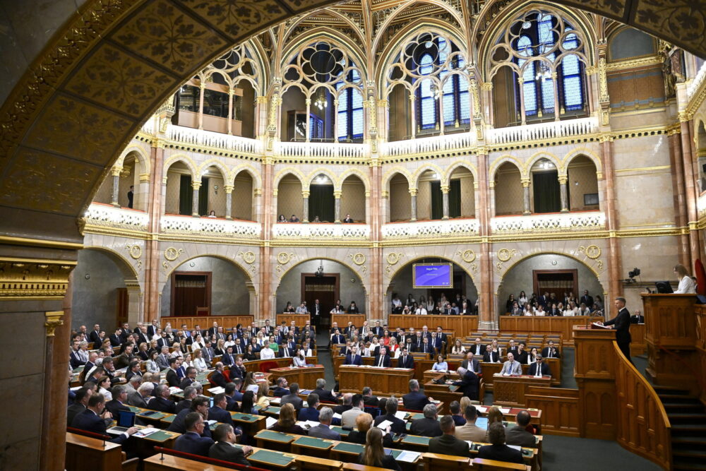 A Szuverenitásvédelmi Hivatal megszüntetéséről tár