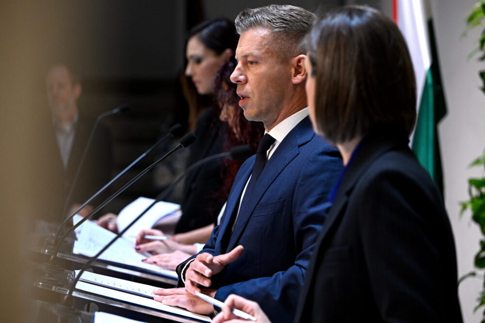 Magyar Péter kimondta: Paks II megépítése megkérdőjeleződött