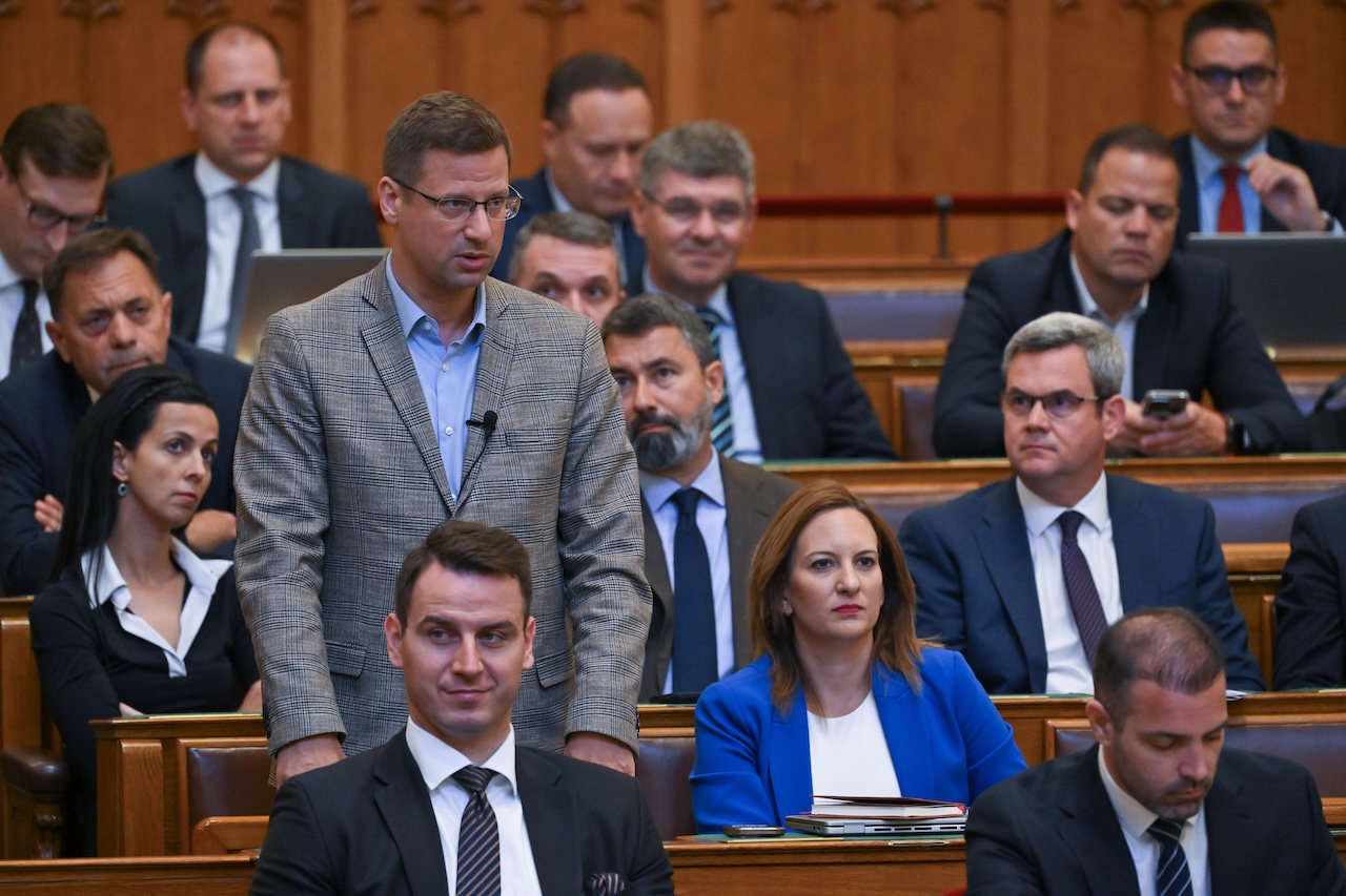 Gulyás Gergely: Gyűlöletkeltés helyett javaslom, hogy kormán