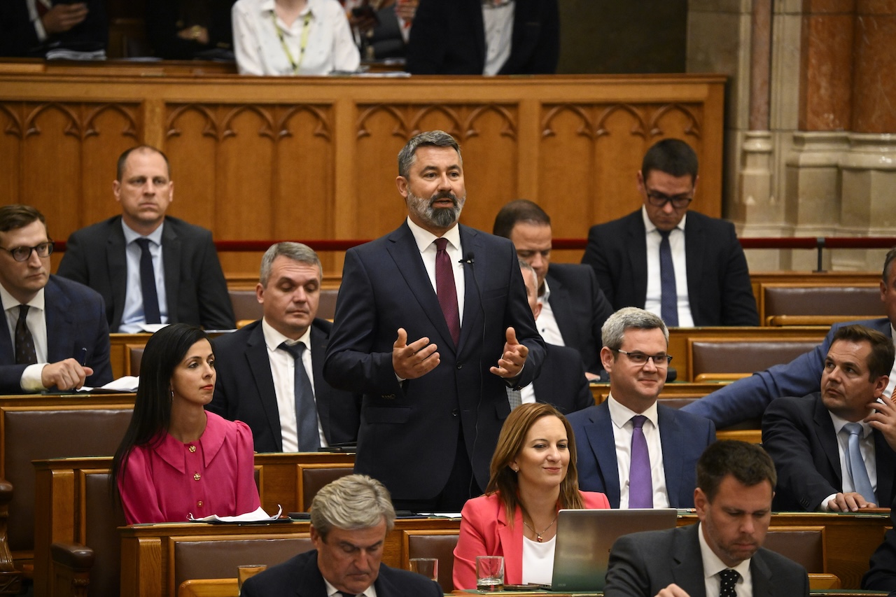 Hidvéghi Balázs: Az államfő nem pártpolitikai zsákmány!