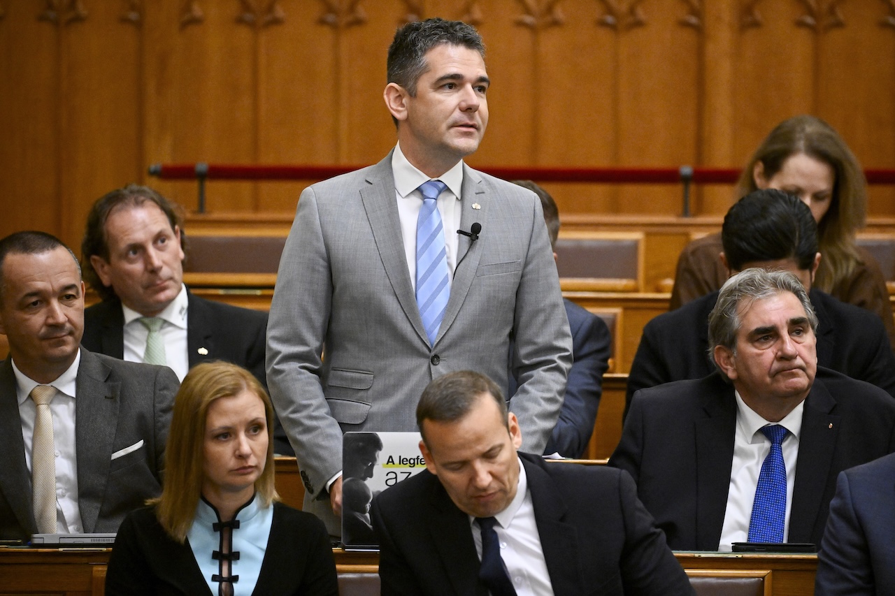 Novák Előd Magyar Péternek: Úgy látom, önnél nem h