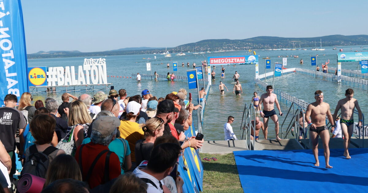 Fontos hírt közöltek az elhalasztott Balaton-átúszásról