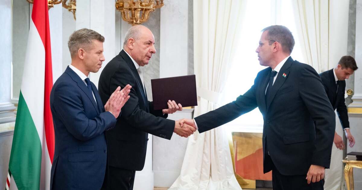 A köztársaság halott, és nem kár érte