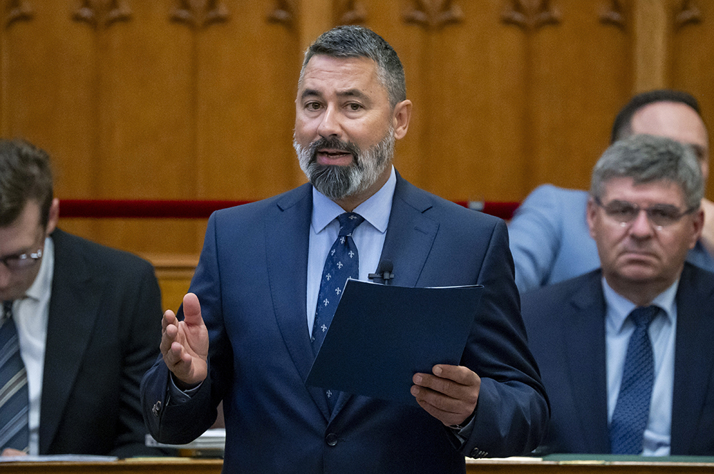 Hidvéghi Balázs azt javasolta a Tiszának, nevezzék át az országot (Videó!)