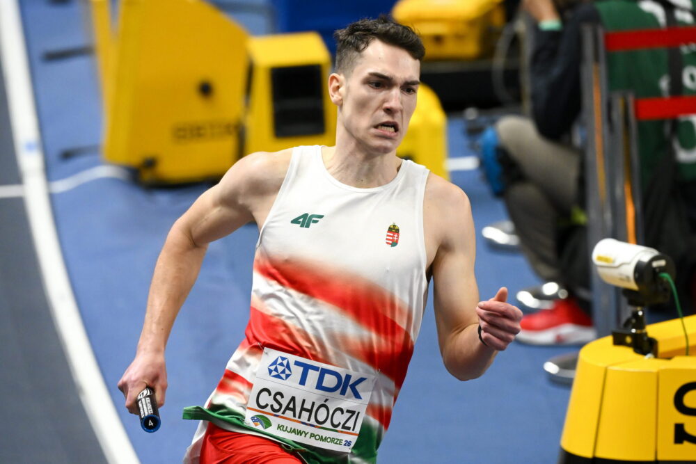 Országos csúcsot futott és döntős a férfi 4x400-as váltó