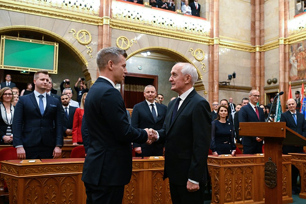 Baka András erkölcsi hulla, aláírása jogot nem teremt, csak bizonyítékot