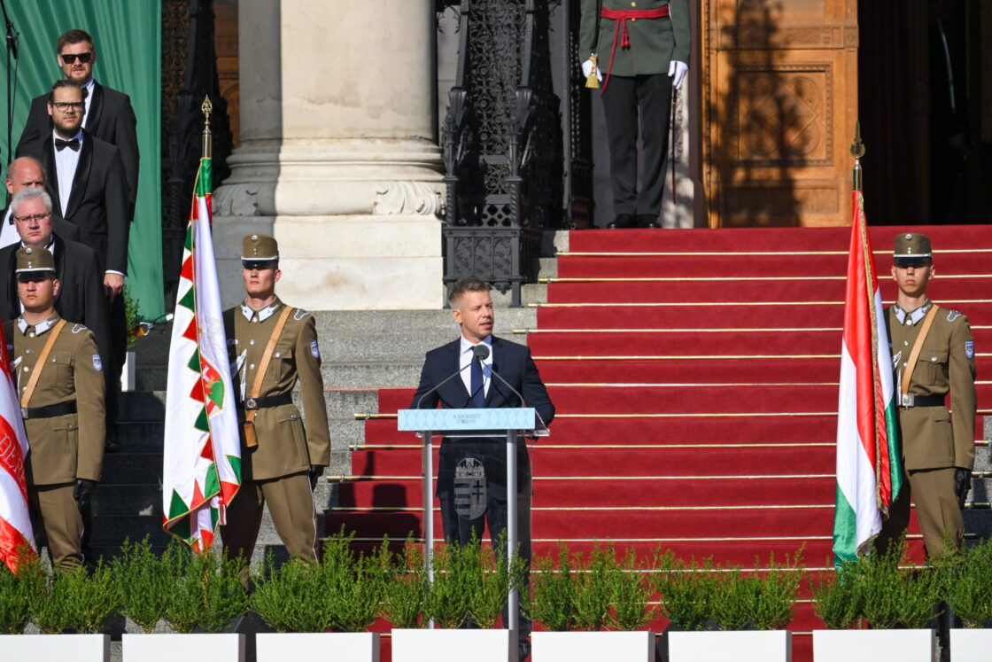 Magyar Péter: Magyarországnak erős honvédségre van szüksége