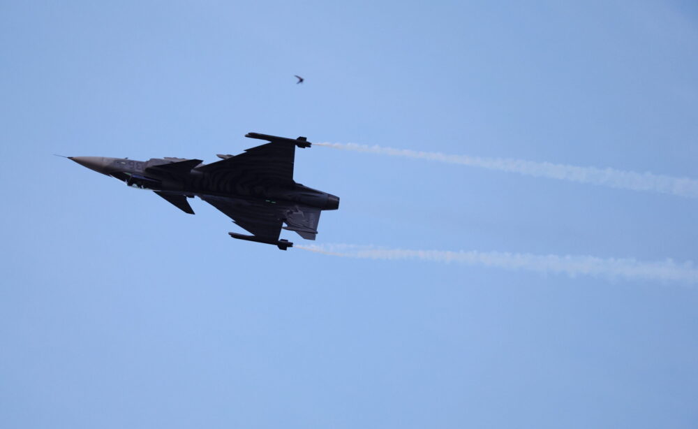 Megsérült a Gripen pilótájának a gerince, műteni kell