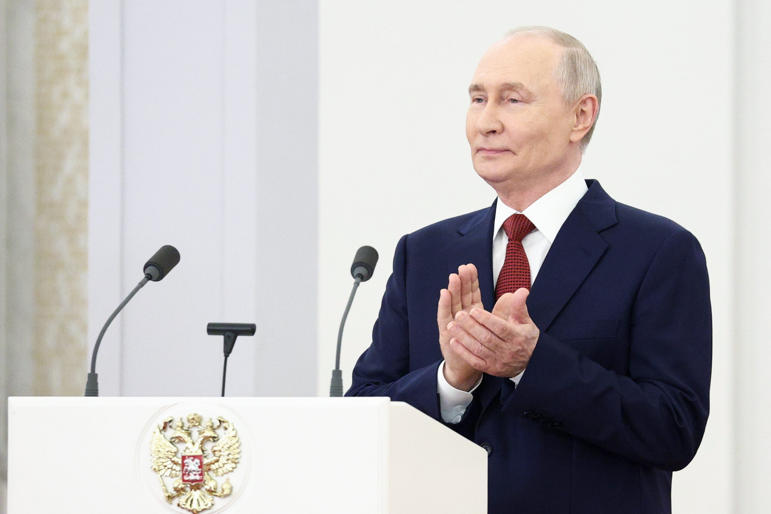 Fordulat az ukrán fronton: most tényleg főhet Zelenszkij feje