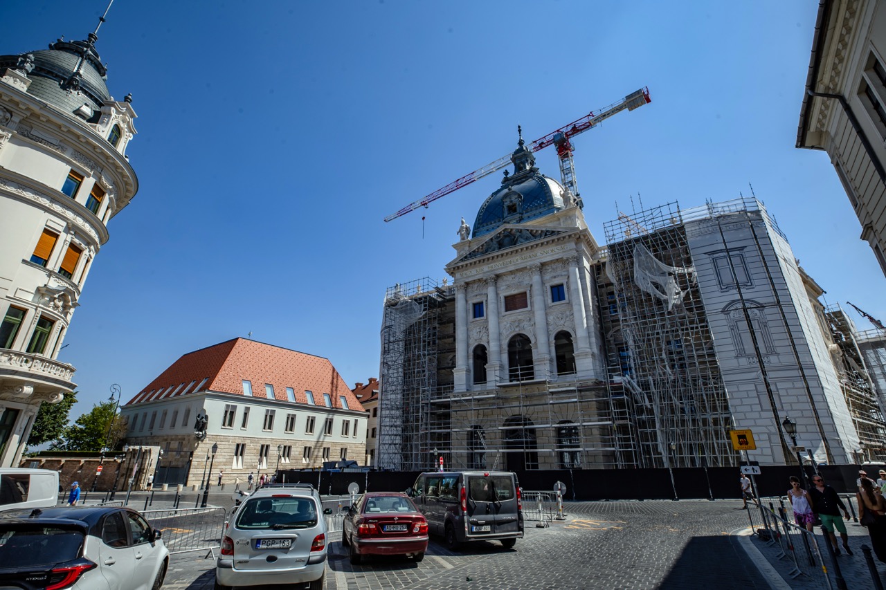 Szigorítaná az Airbnb-szabályozást az I. kerület, a budai Várban teljes tiltás jöhet