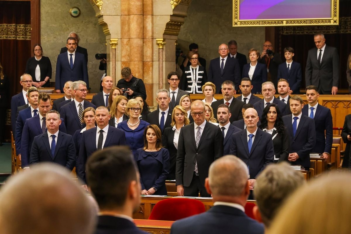 231 kormányzati felsővezető: rekordlétszám mellett működik a Tisza-kormány