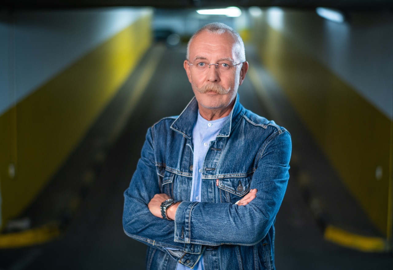 Megfélemlítés és bosszú az új állami tévében – Interjú Gulyás Istvánnal