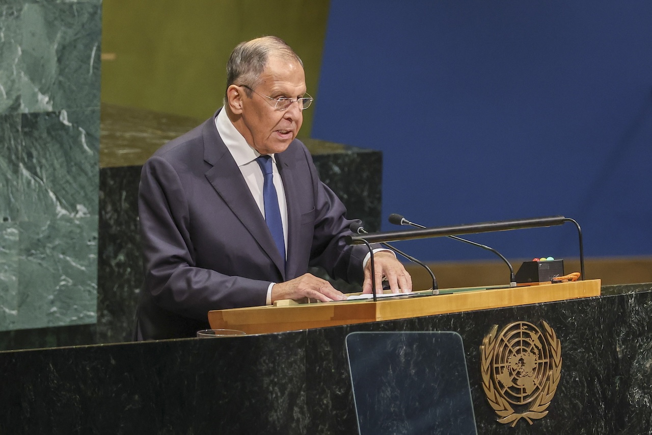 Szergej Lavrov: Európa mindent megtesz, hogy meghiúsítsa a béketárgyalásokat