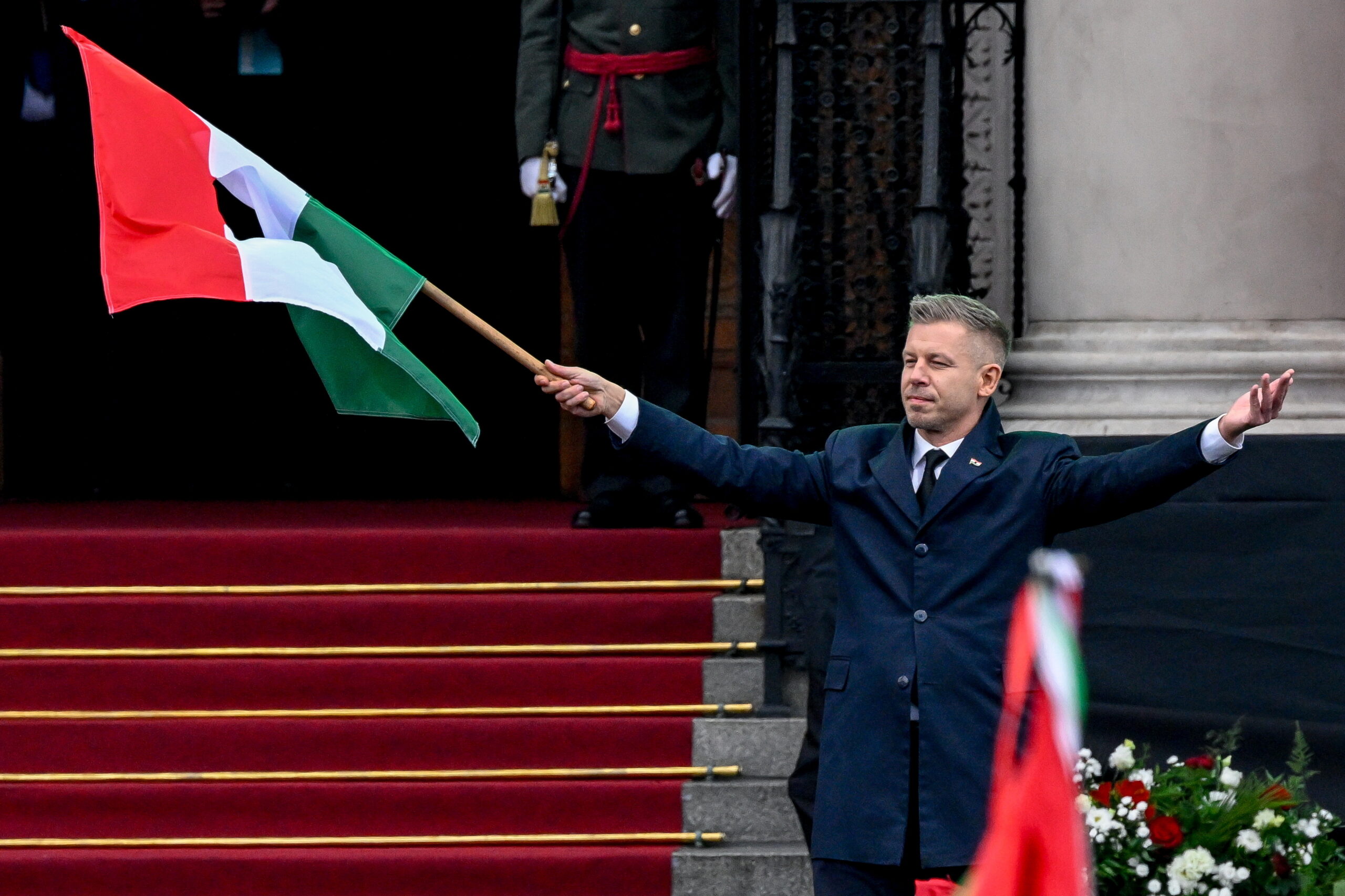 Kormányzás helyett káosz és félelem a minisztériumokban
