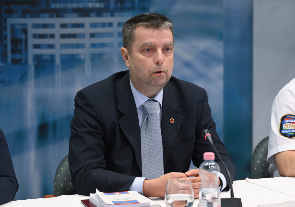A volt főügyész kész bármilyen hatóság előtt megcáfolni Magyar pétert