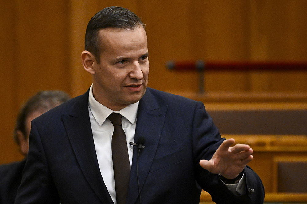 Toroczkai László: Minek három kormányszóvivő, ha ön egymaga három órán át beszél?