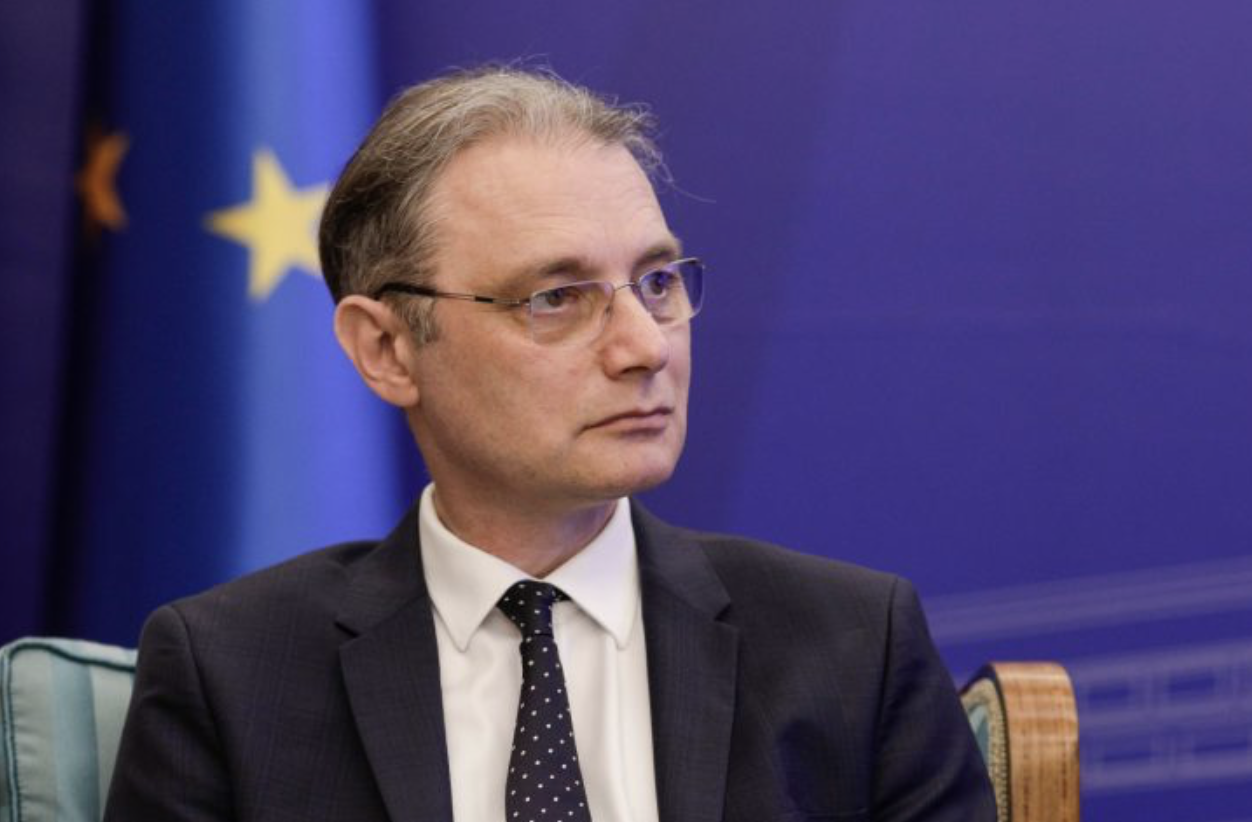 Luca Niculescu külügyi államtitkárt bízta meg kormányalakítással a román államfő